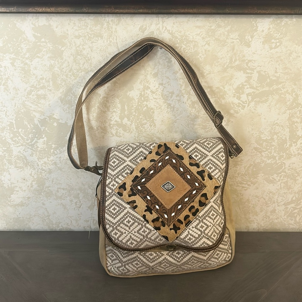 Anglo Shoulder Bag